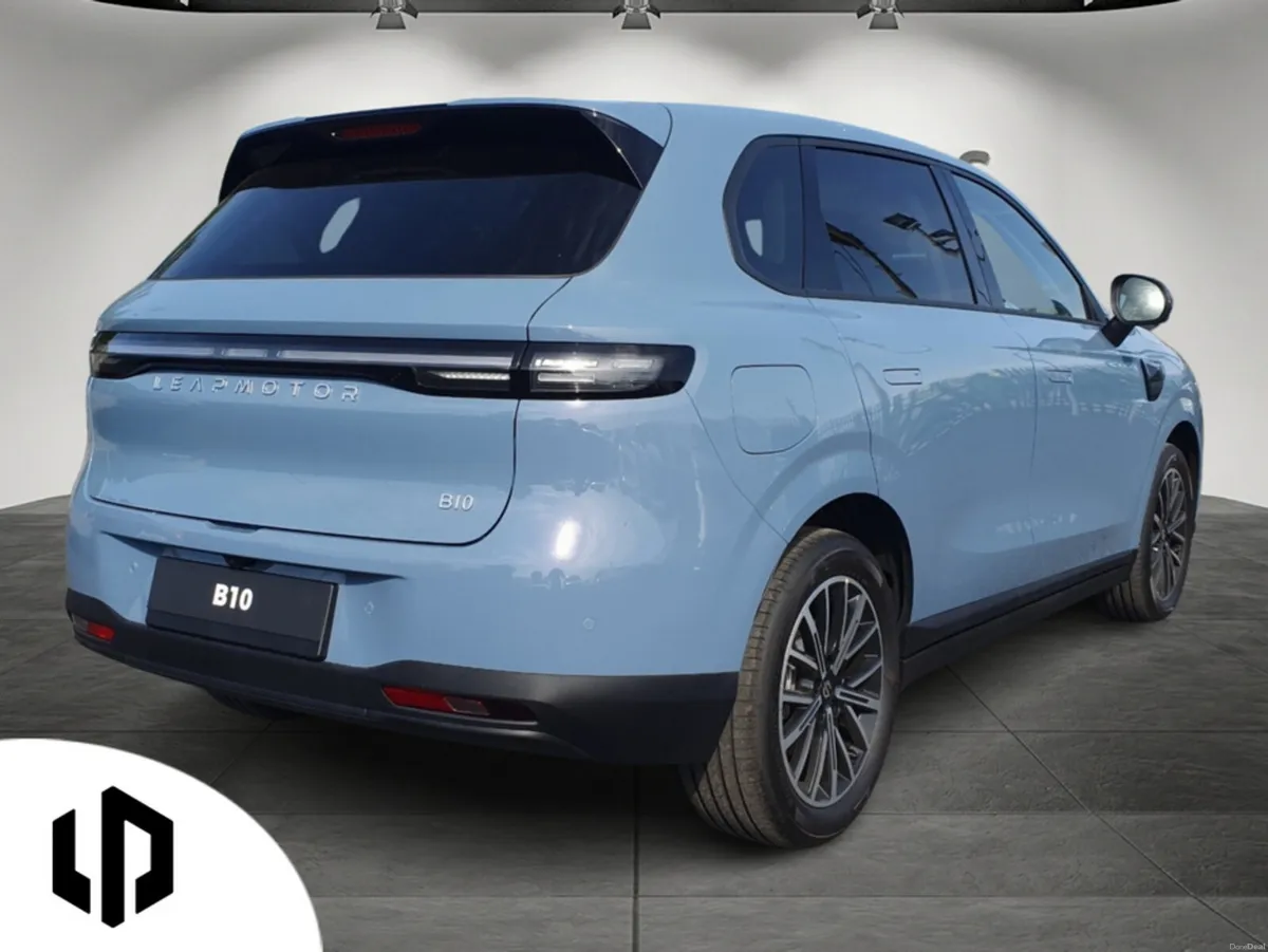 Leapmotor B10 Hybrid EV Design - Image 4