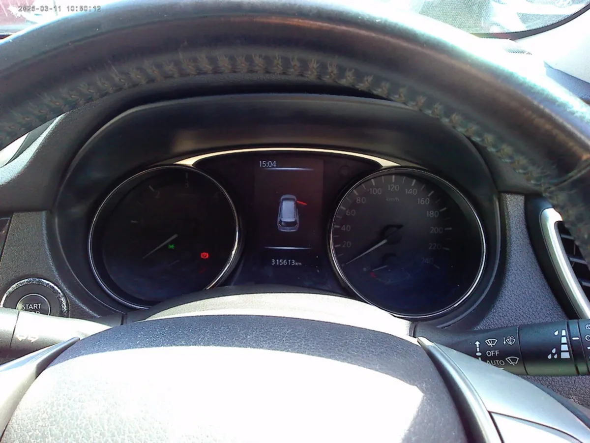 Nissan X-Trail 1.6 DSL SVE 4X4 7 SEAT 4DR - Image 3