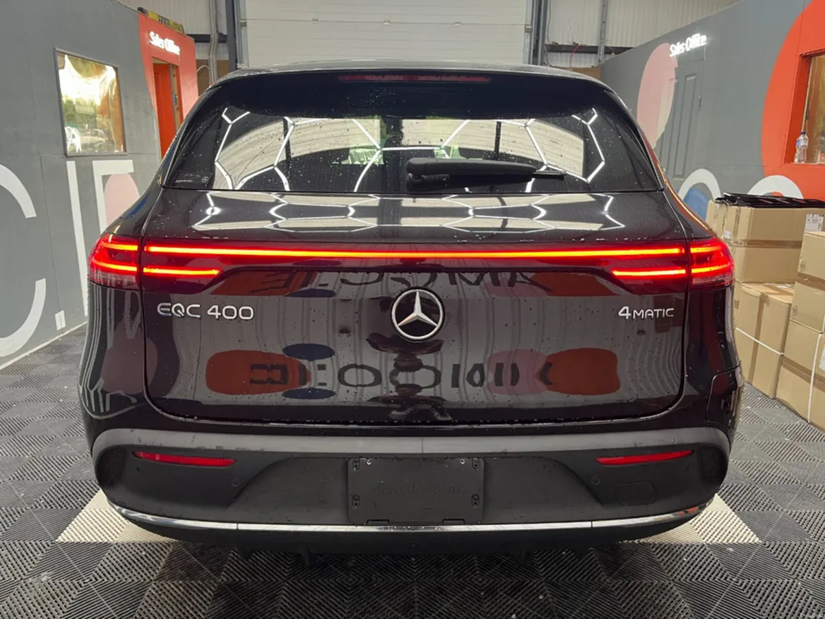 Mercedes-Benz EQC 2023 MERCEDES-EQC400 4MATIC AMG - Image 3