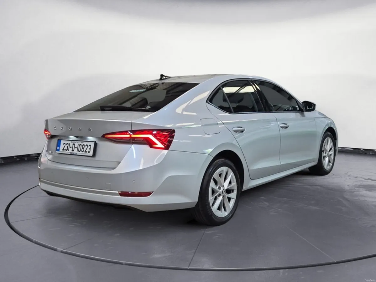 Skoda Octavia AMBITION 2.0 TDI 115HP 5DR - Image 5