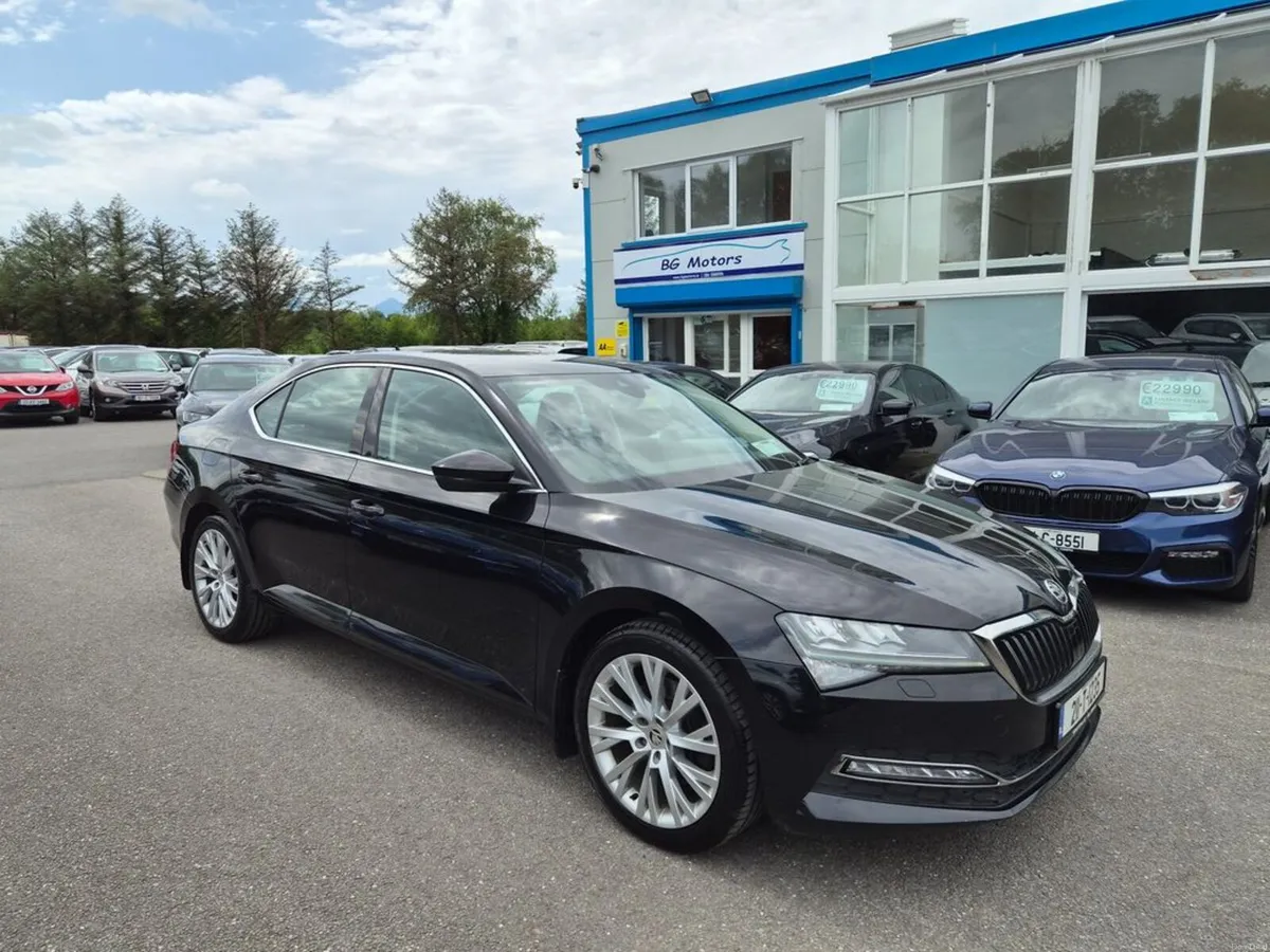 Skoda Superb Style 2.0tdi 150HP 4DR - Image 1