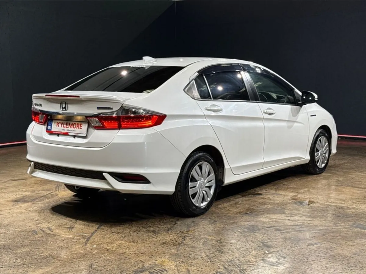 Honda Grace 1.5 AUTOMATIC HYBRID SALOON - PUSH BUT - Image 4