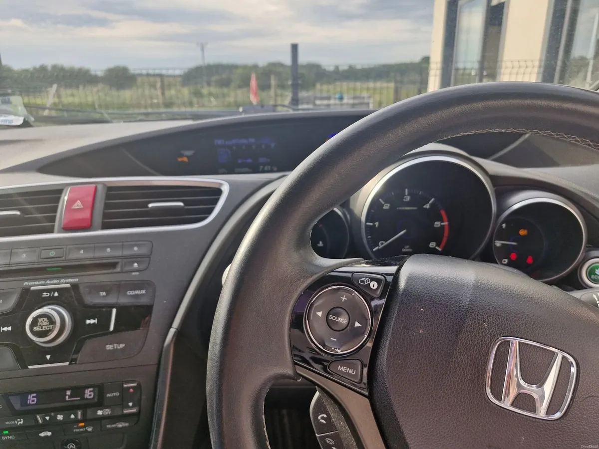 Honda Civic 2014 - Image 4