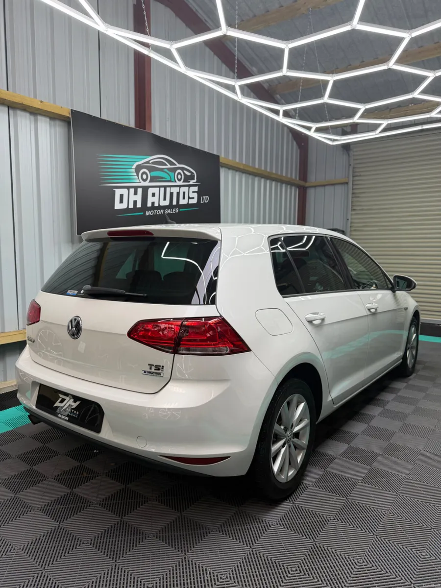 2015(152) VW Golf 1.2 Petrol  - Lounge spec! - Image 2