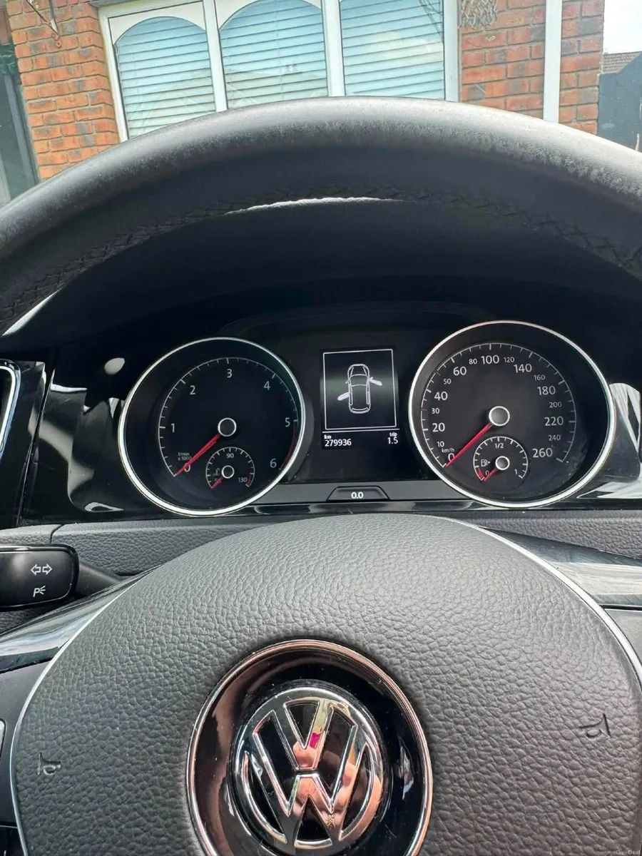 161 volkswagan golf 1.6L TDI Blue Motion - Image 2