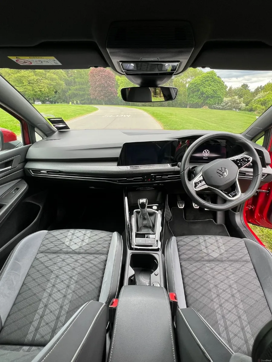 Volkswagen Golf 2023 - Image 4