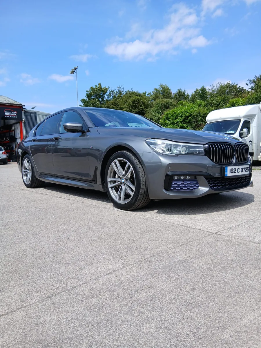 BMW 7-Series 2016 - Image 1