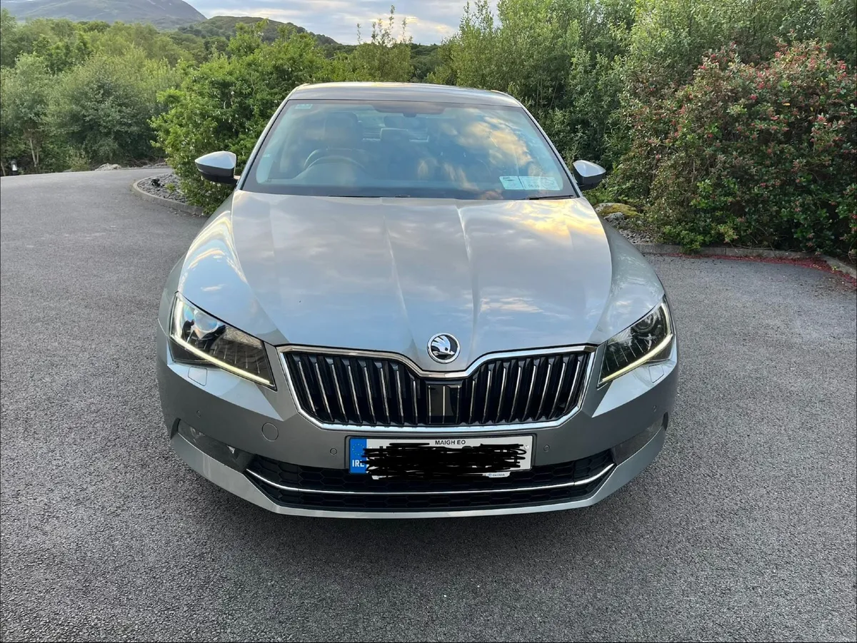 171 Skoda Superb Style 2.0 TDI 150 BHP One Owner - Image 1