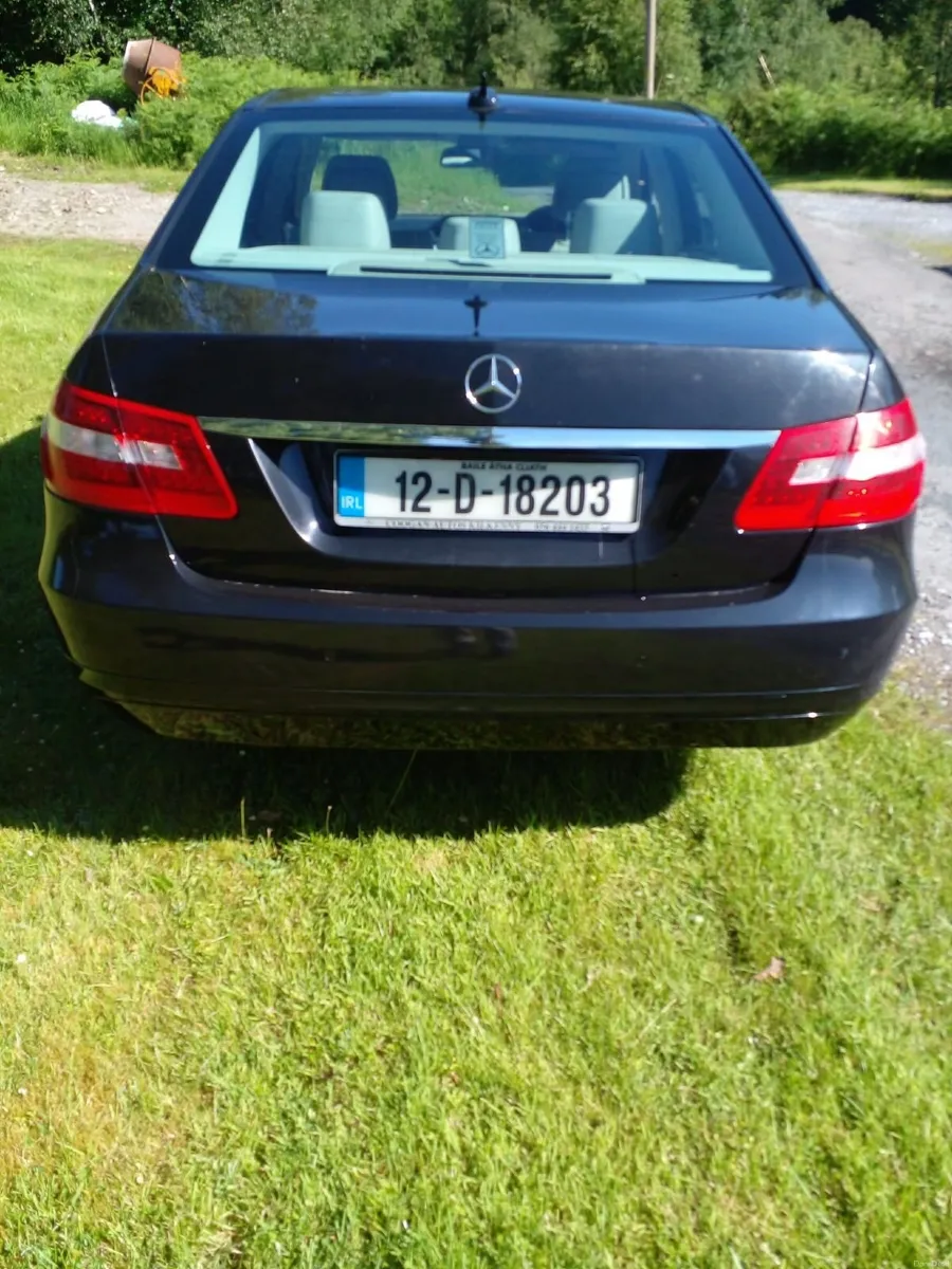 Mercedes-Benz E-Class 2012 - Image 4