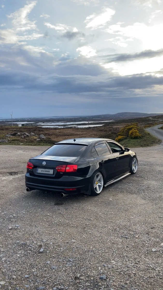 Volkswagen Jetta - Image 4