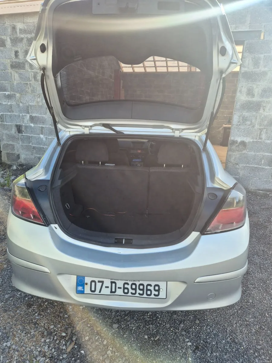 Opel Astra 2007 - Image 2
