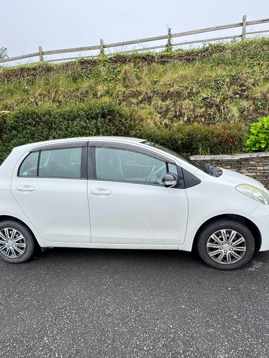 Toyota vitz - Image 3