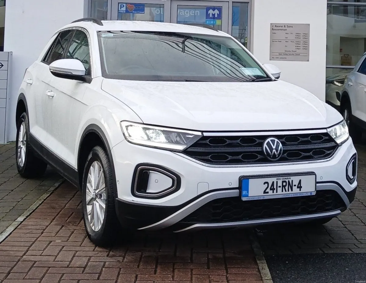 Volkswagen T-Roc LIFE 2.0 TDI 116HP **REAR VIEW CA - Image 1