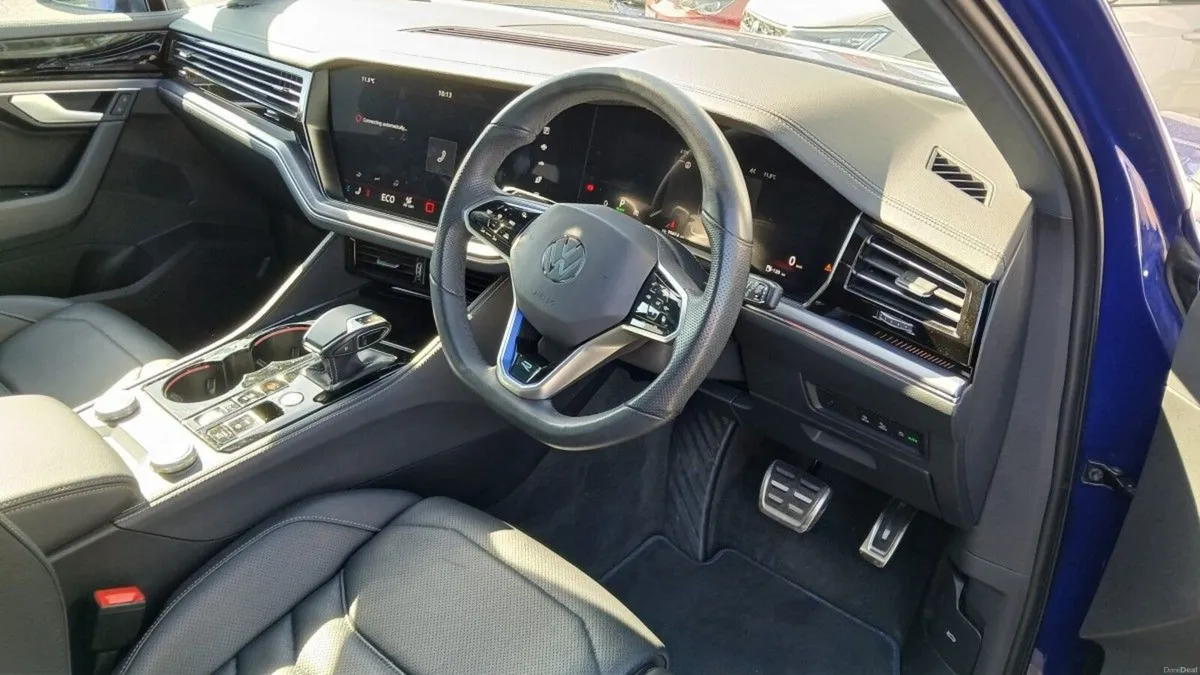 Volkswagen Touareg R 3.0 TSI PHEV 462HP **REAR VIE - Image 6