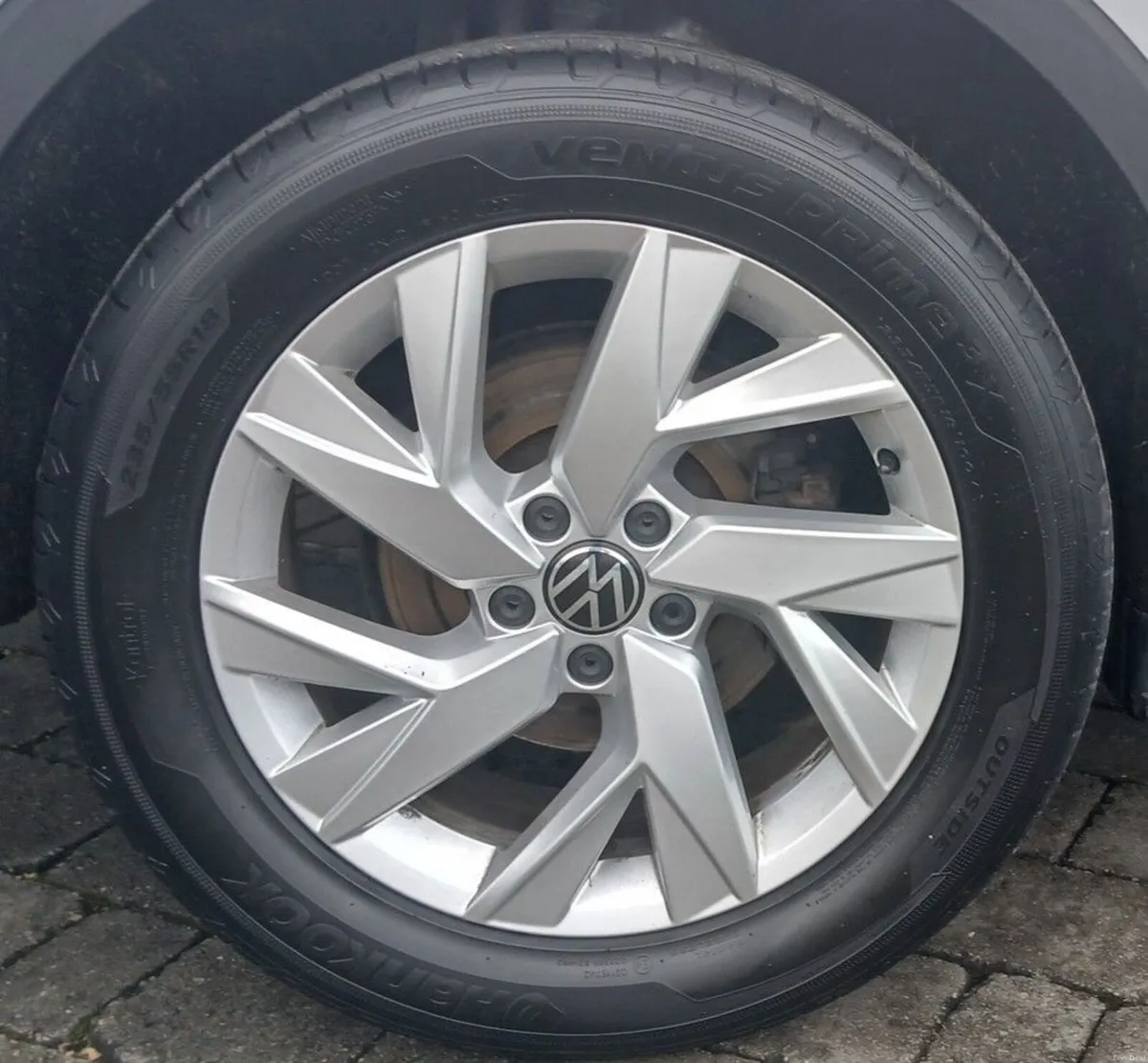 Volkswagen Tiguan Life 2.0 TDI 122HP **REAR VIEW C - Image 4