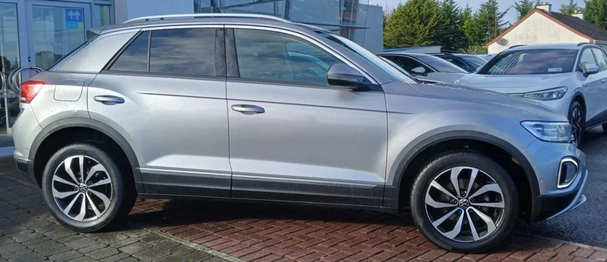Volkswagen T-Roc Style 2.0 TDI 116HP **REAR VIEW C - Image 2