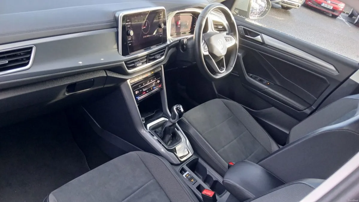 Volkswagen T-Roc Style 2.0 TDI 116HP **REAR VIEW C - Image 3