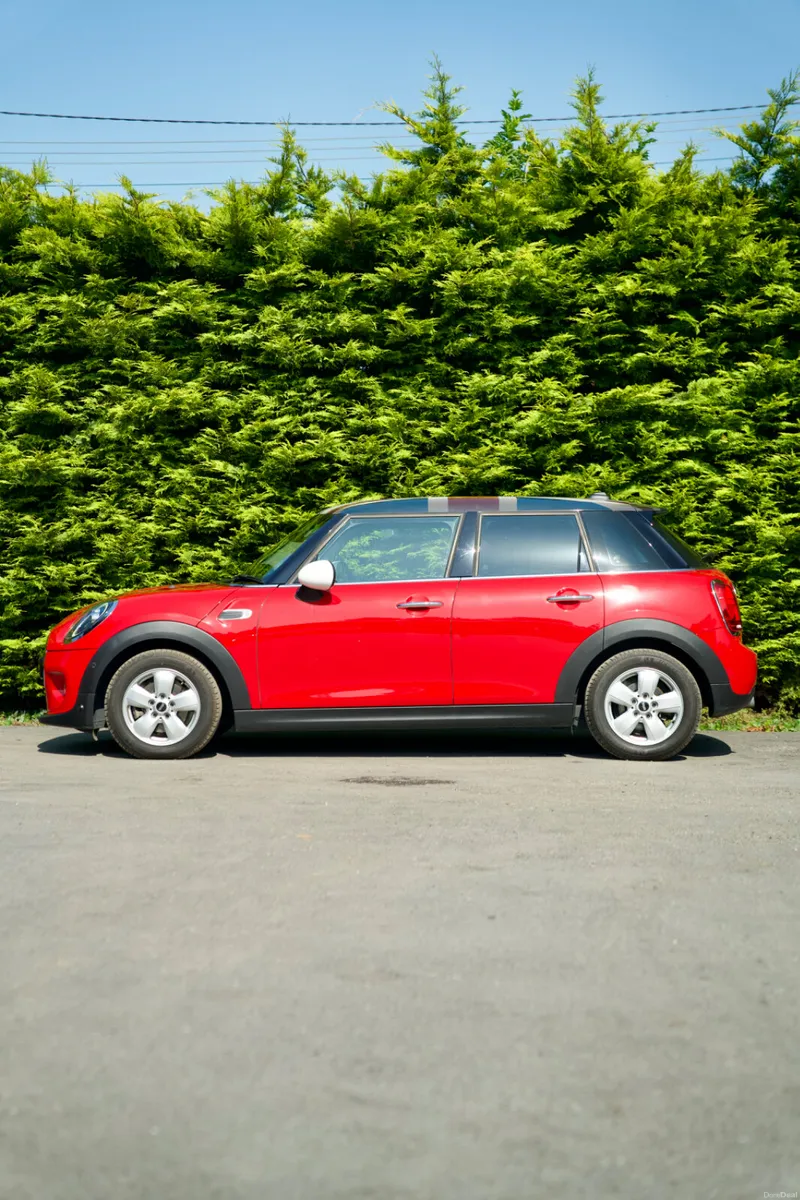 MINI COOPER D 2018-LOW MILEAGE - Image 4