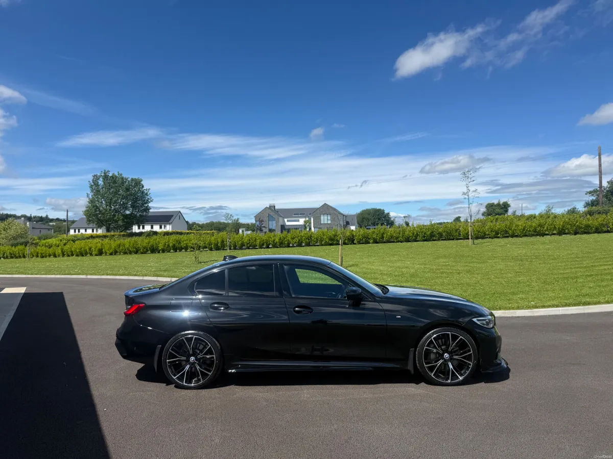 211 BMW 330E M SPORT - Image 3