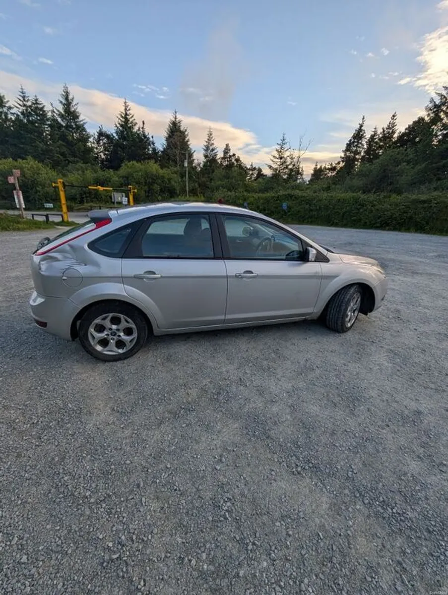 2010 Ford Focus - Image 4