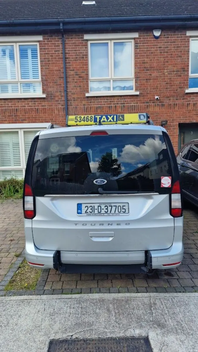 Ford Tourneo Connect 2023 Wheelchair Accessible - Image 1