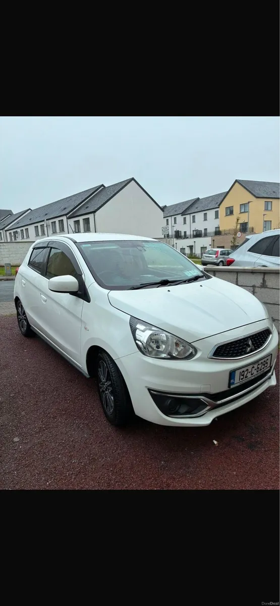 2019 Mitsubishi mirage - Image 1