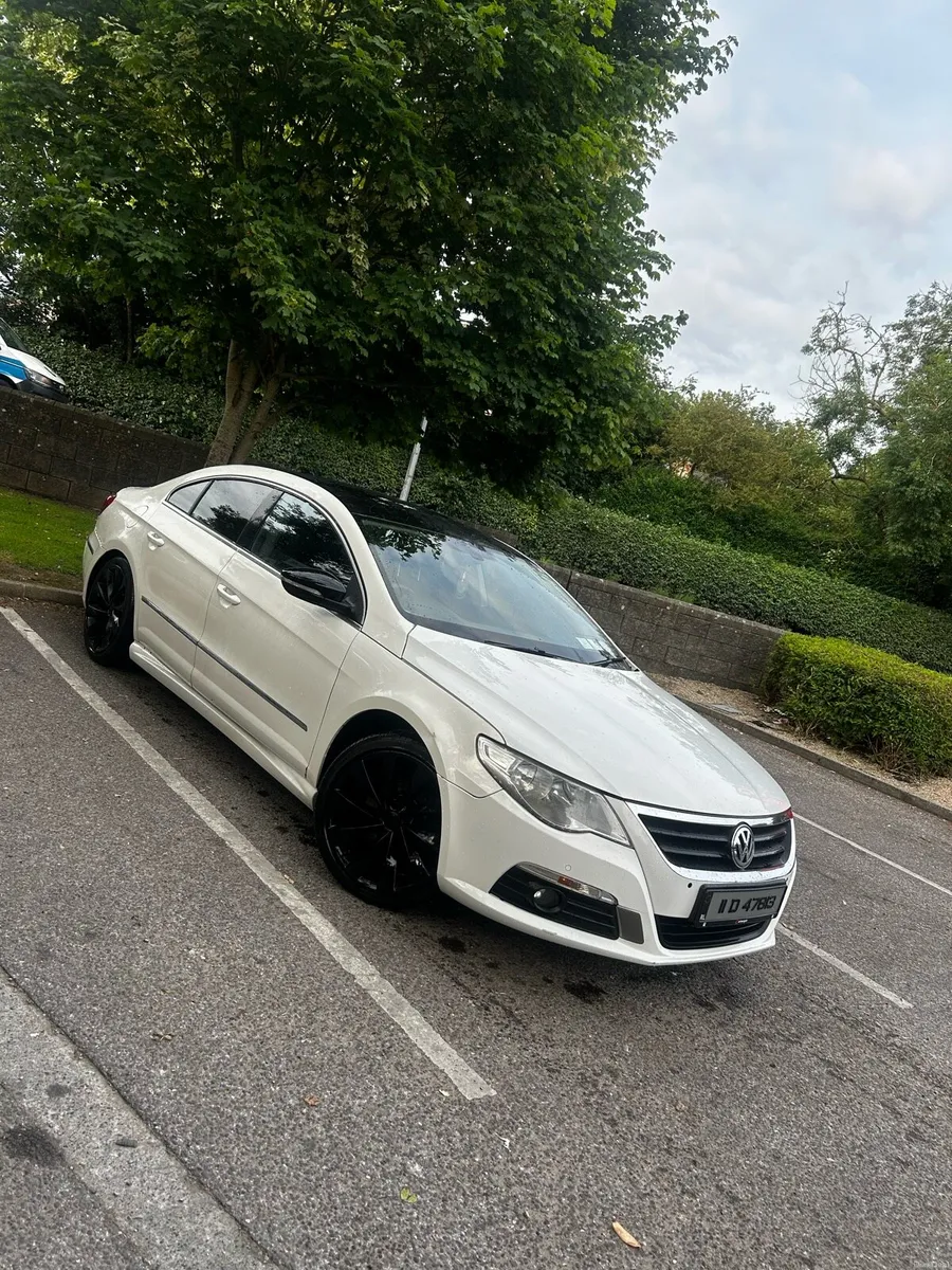 Volkswagen Passat CC 2.0 Diesel - Image 1