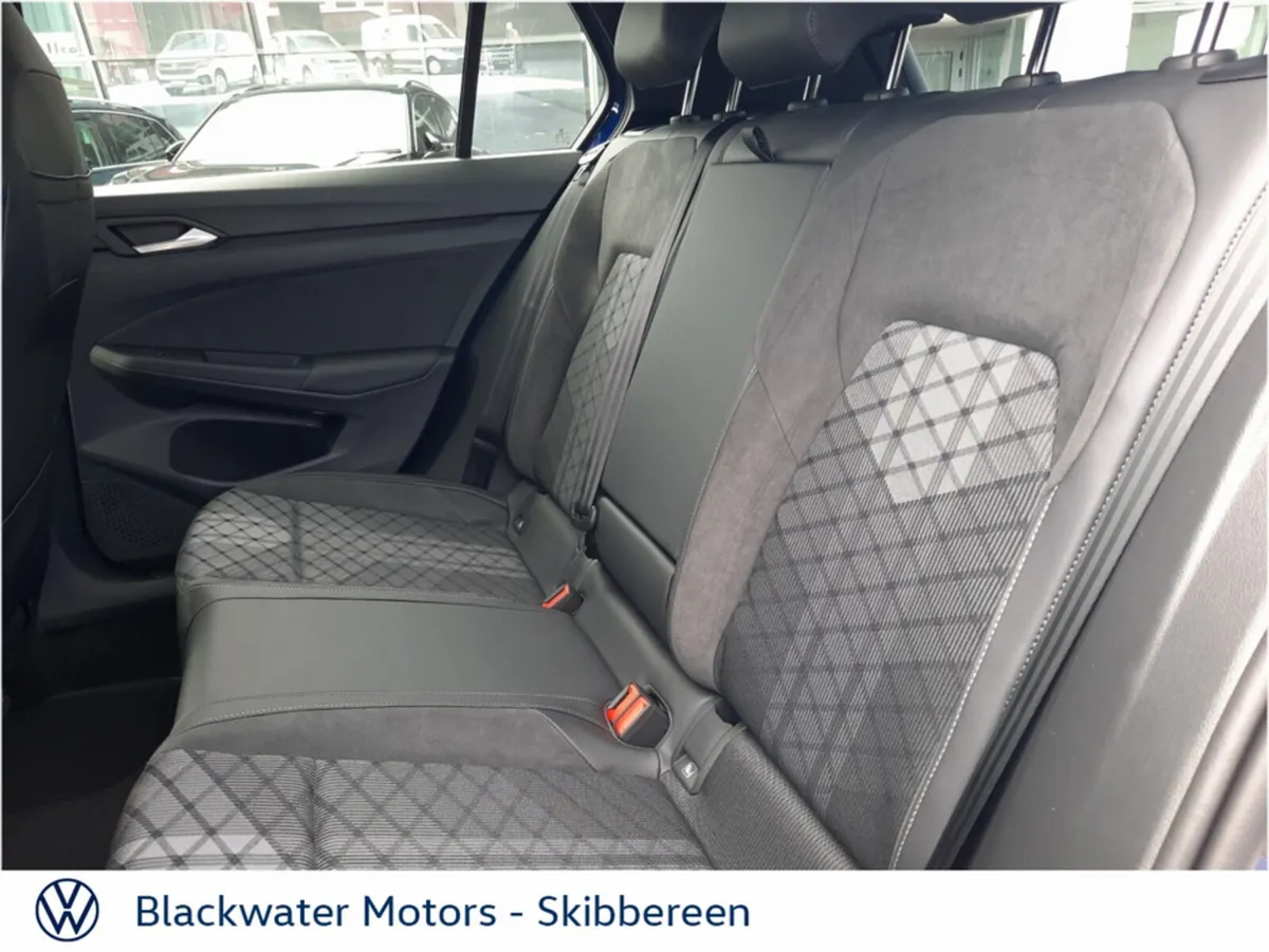 Volkswagen Golf R-LINE 2.0TDI 150BHP AUTOMATIC - Image 4