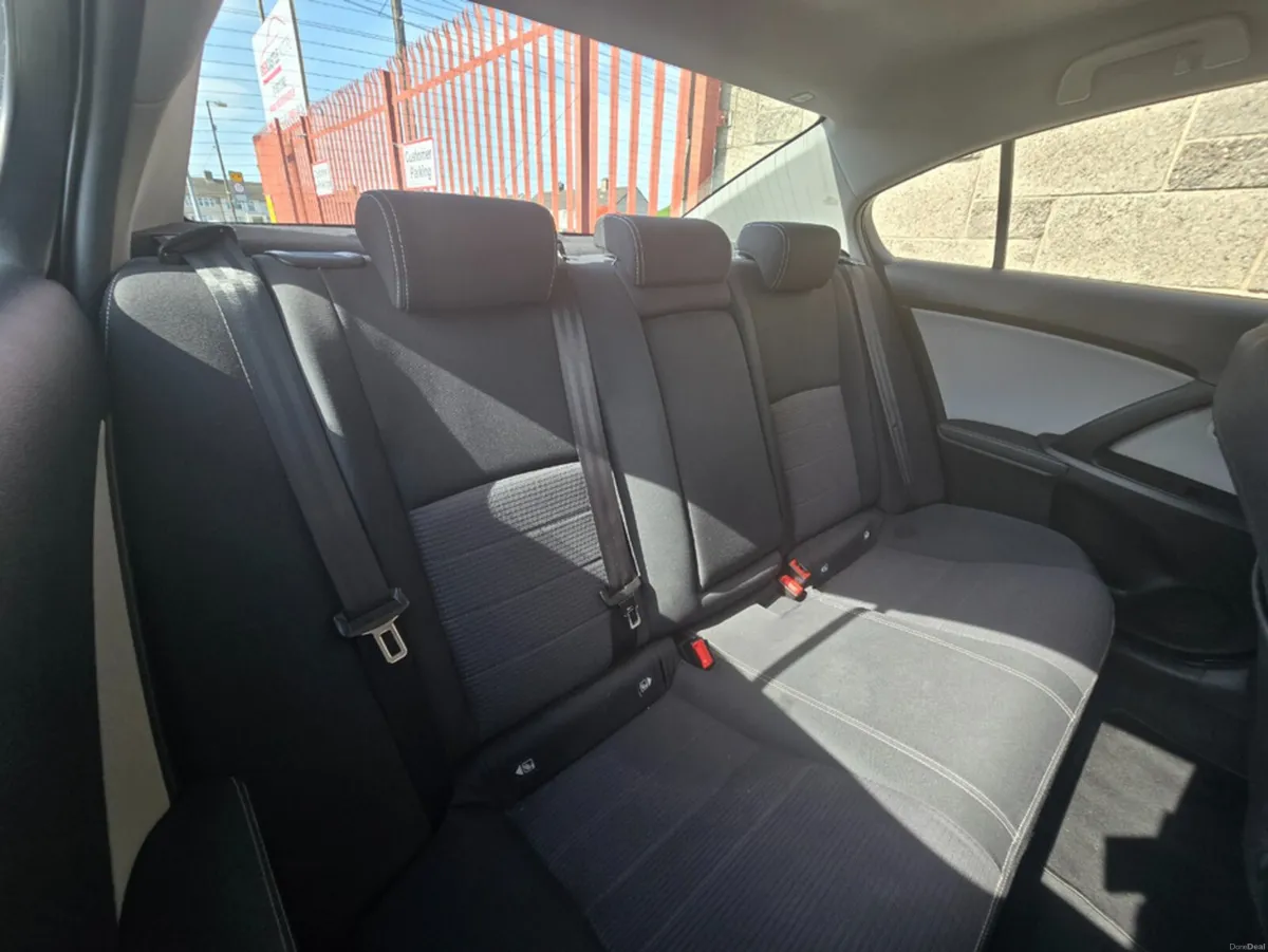 Toyota Avensis 1.6 D-4D BUSINESS EDITION S/S 4DR 1 - Image 4