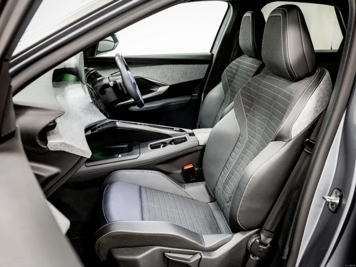 Peugeot 3008 Allure Hybrid Auto 145HP - Image 5