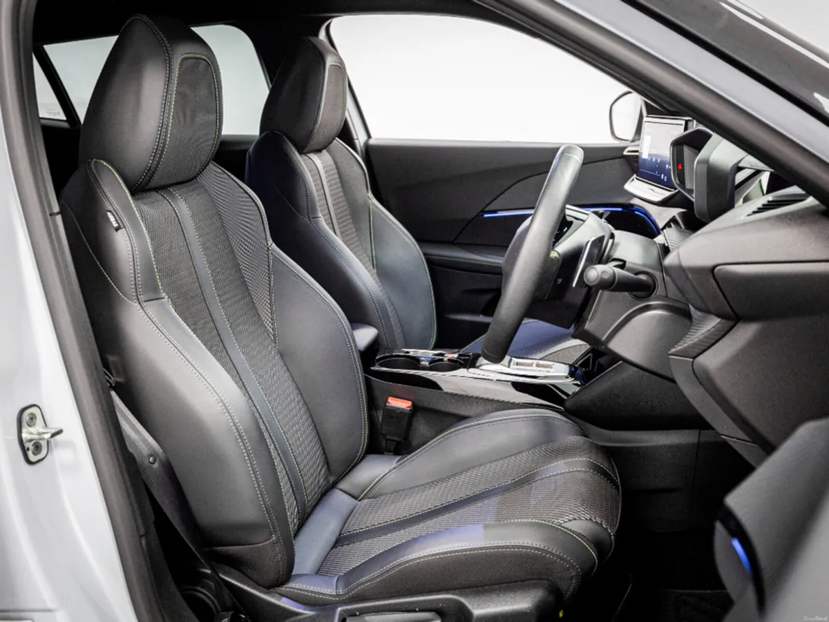 Peugeot 2008 GT 1.2 Hybrid Auto 145HP - Image 3