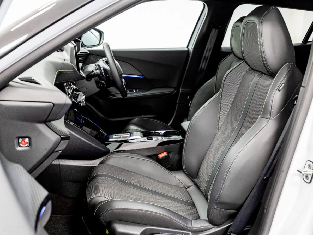 Peugeot 2008 GT 1.2 Hybrid Auto 145HP - Image 6
