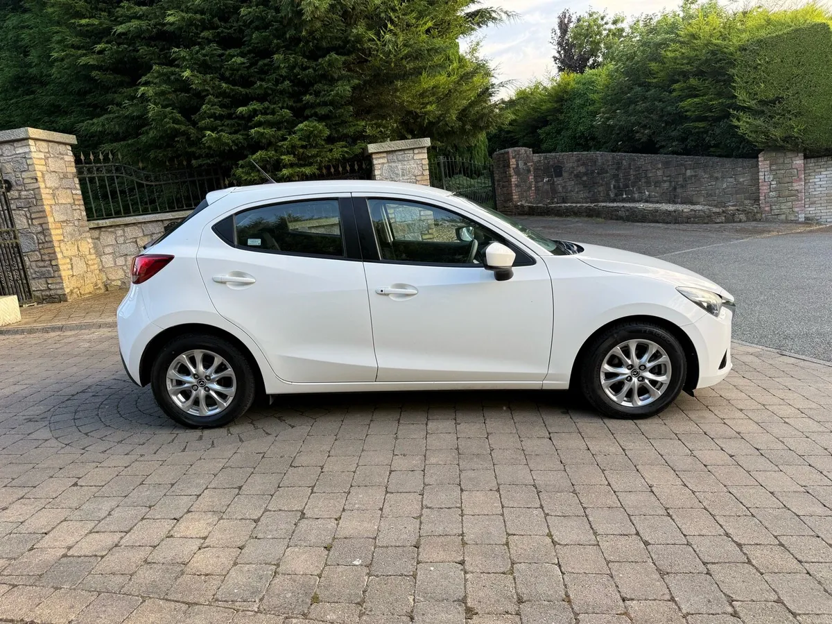 2017 Mazda 2 skyctiv 1.5 Petrol 55 000miles - Image 2
