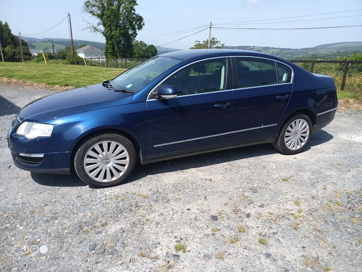 Volkswagen Passat 2009 - Image 4