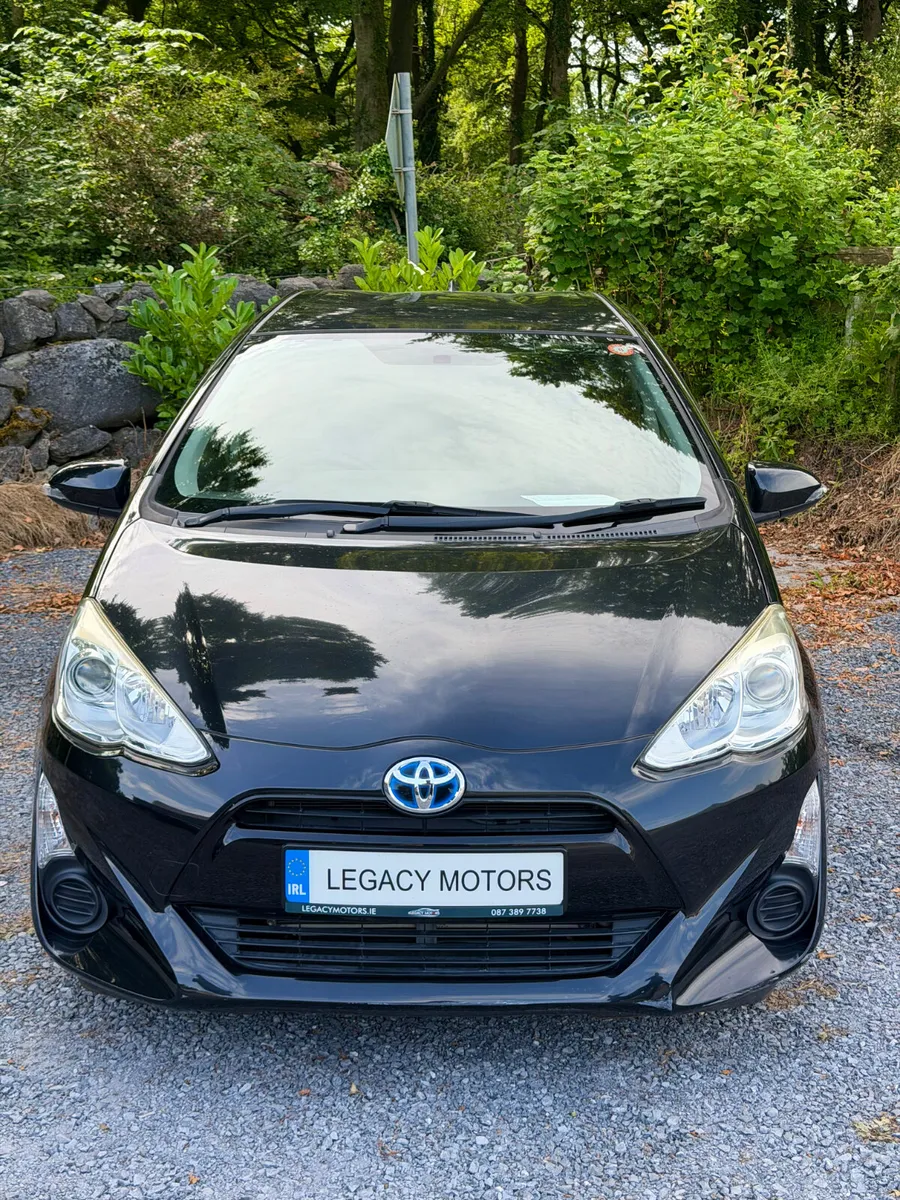 Toyota Aqua | 2015 | 64,000 KM | Auto | Hybrid - Image 2