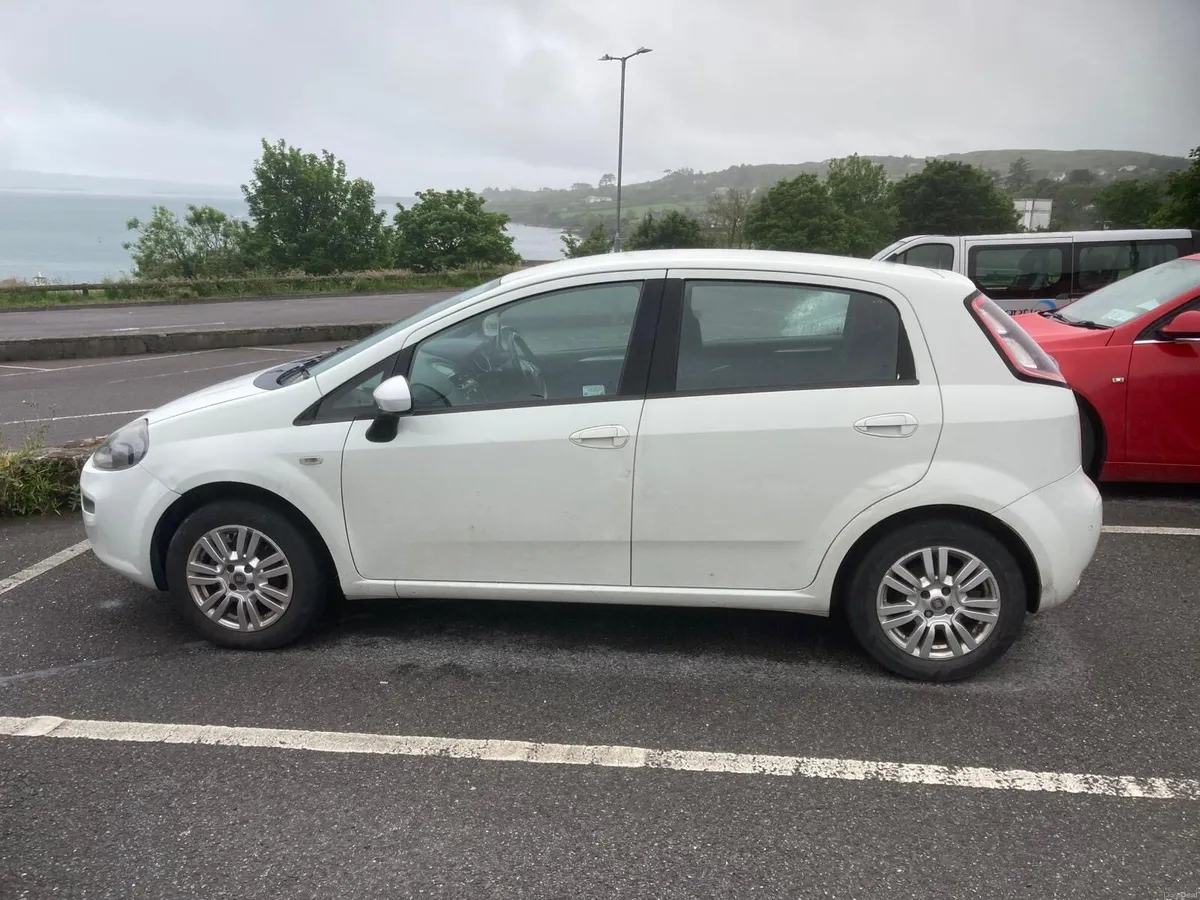 Fiat Punto 141 1.2 Petrol *needs work* - Image 2