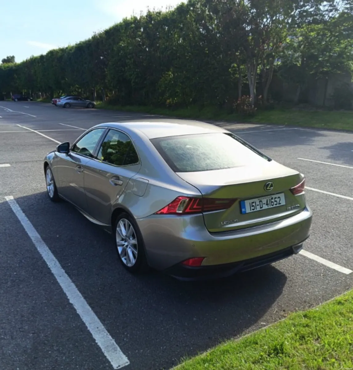 2015 Lexus IS300H - Image 2