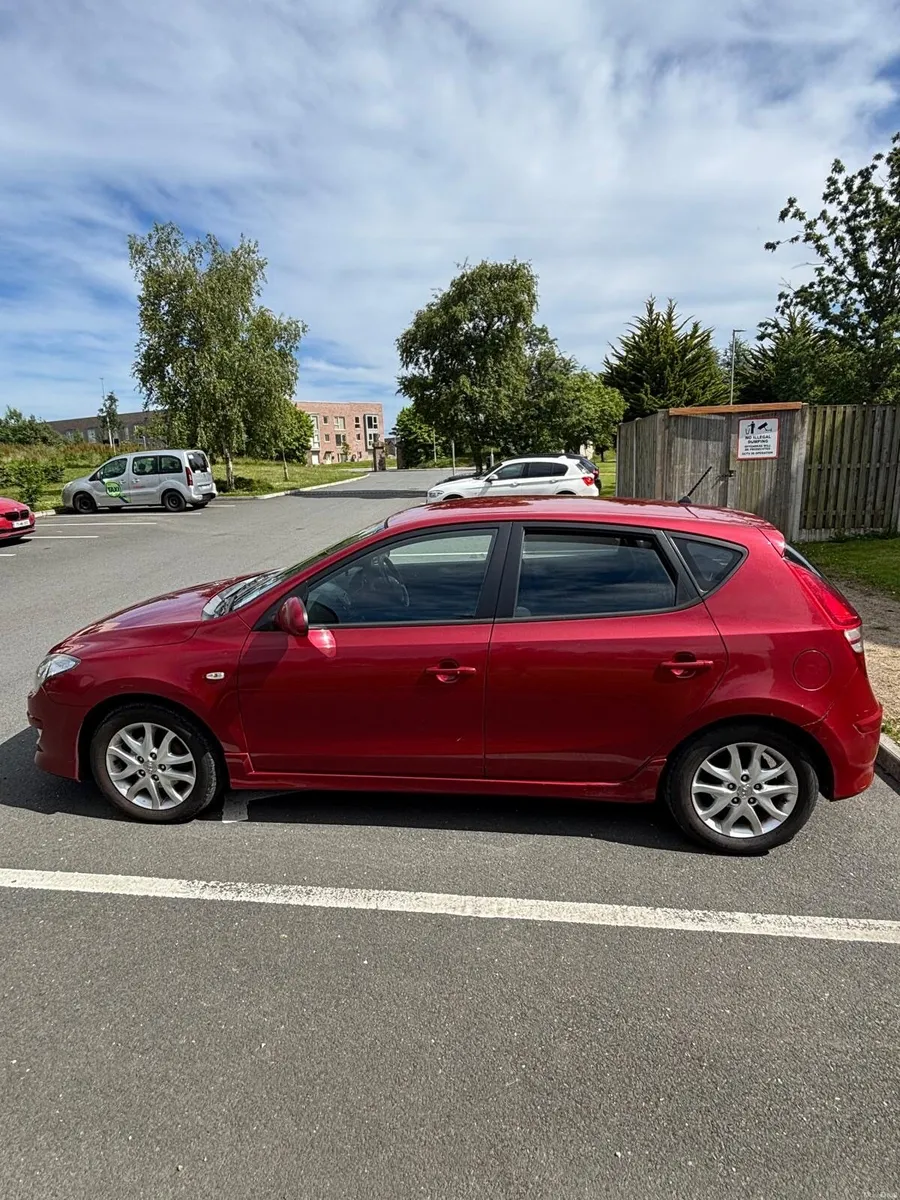 Hyundai i30 2011 - Image 2