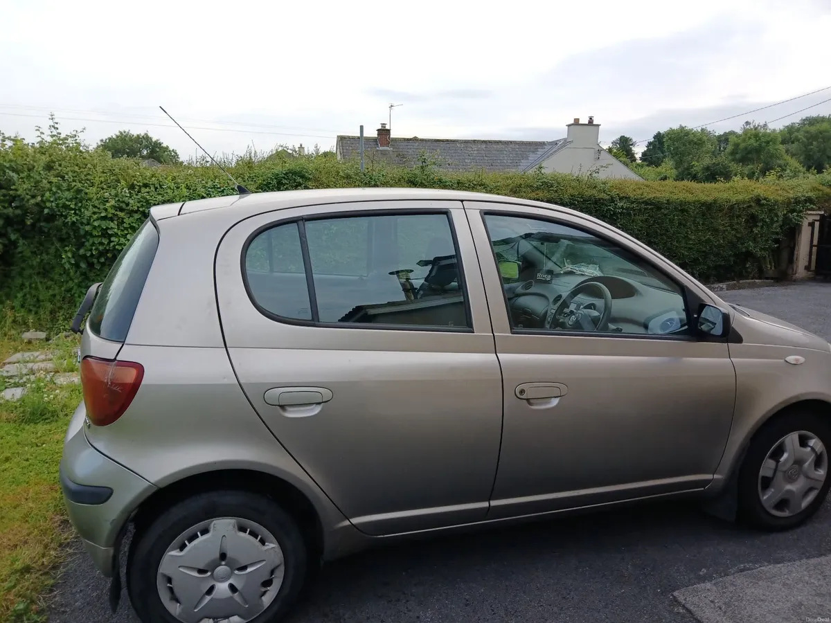 Toyota Yaris 2005 - Image 3