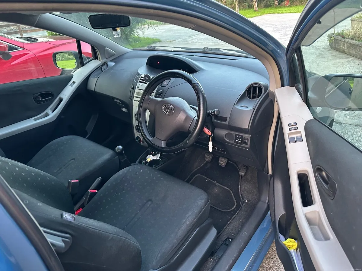 Toyota Yaris 2006 - Image 4