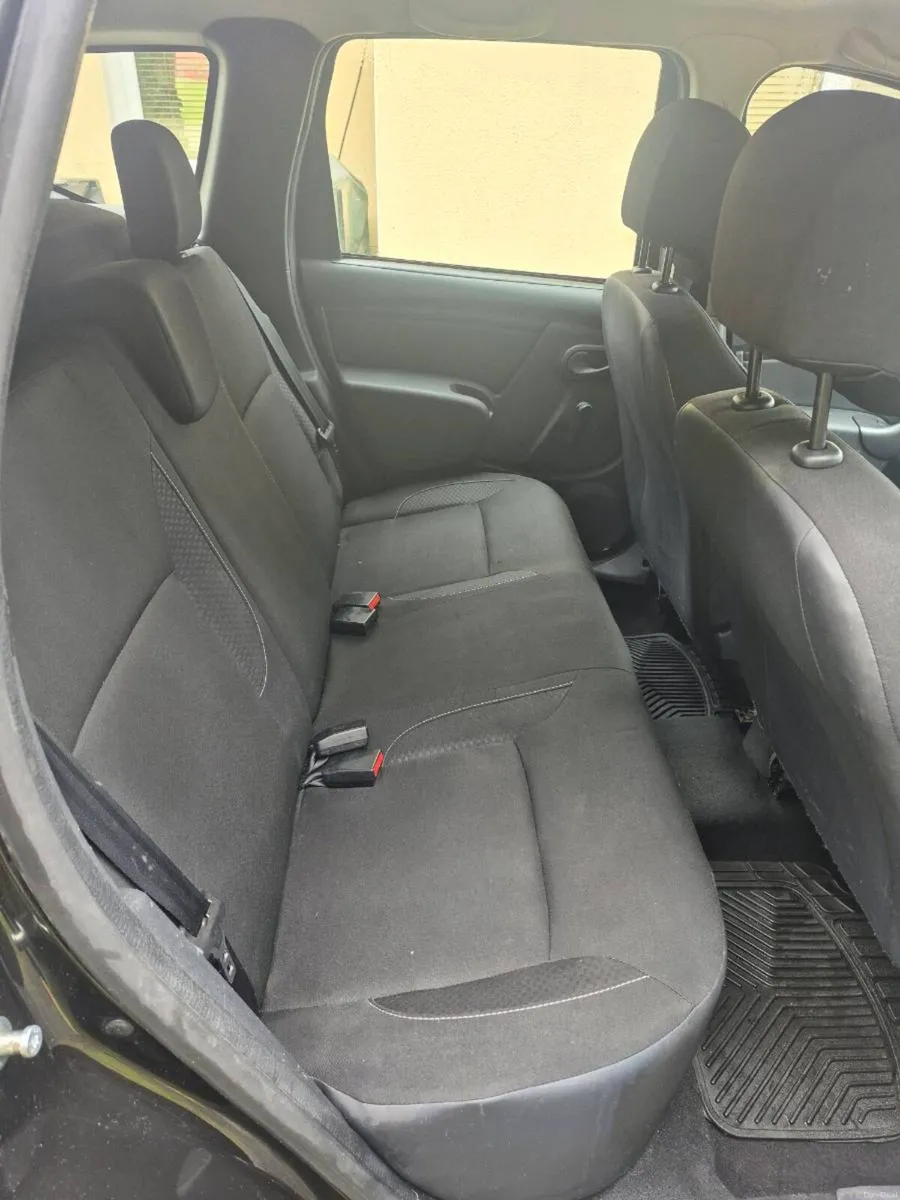 Car - Image 4