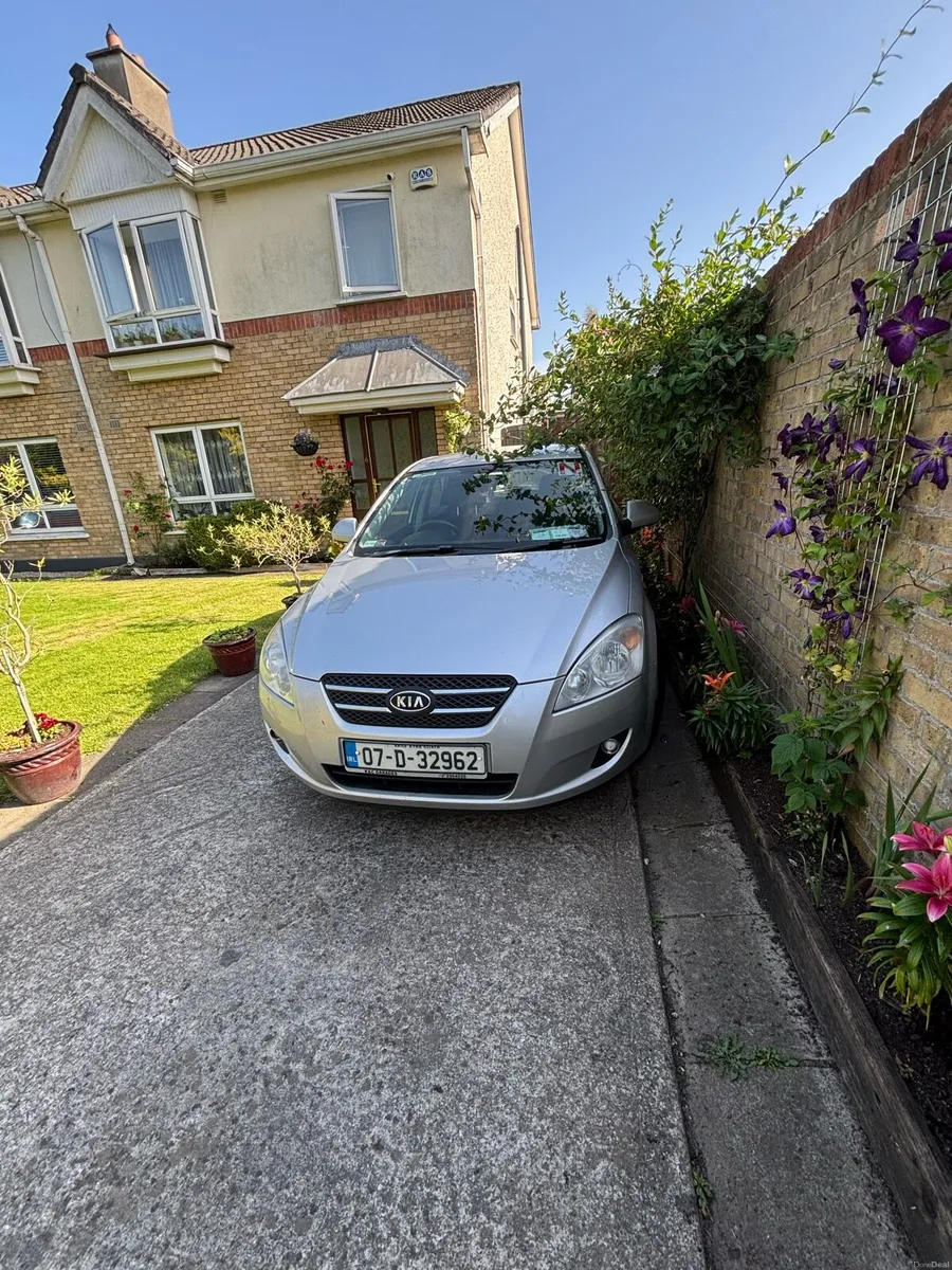 Kia ceed 1.4 petrol low kms - Image 2