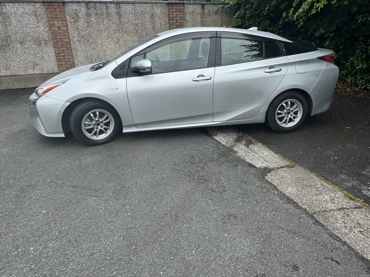 TOYOTA PRIUS NEW SHAPE - Image 6