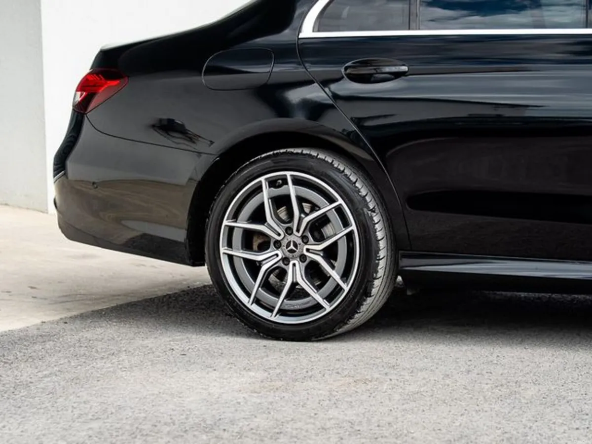 Mercedes-Benz E-Class E220D 4Matic - Image 4