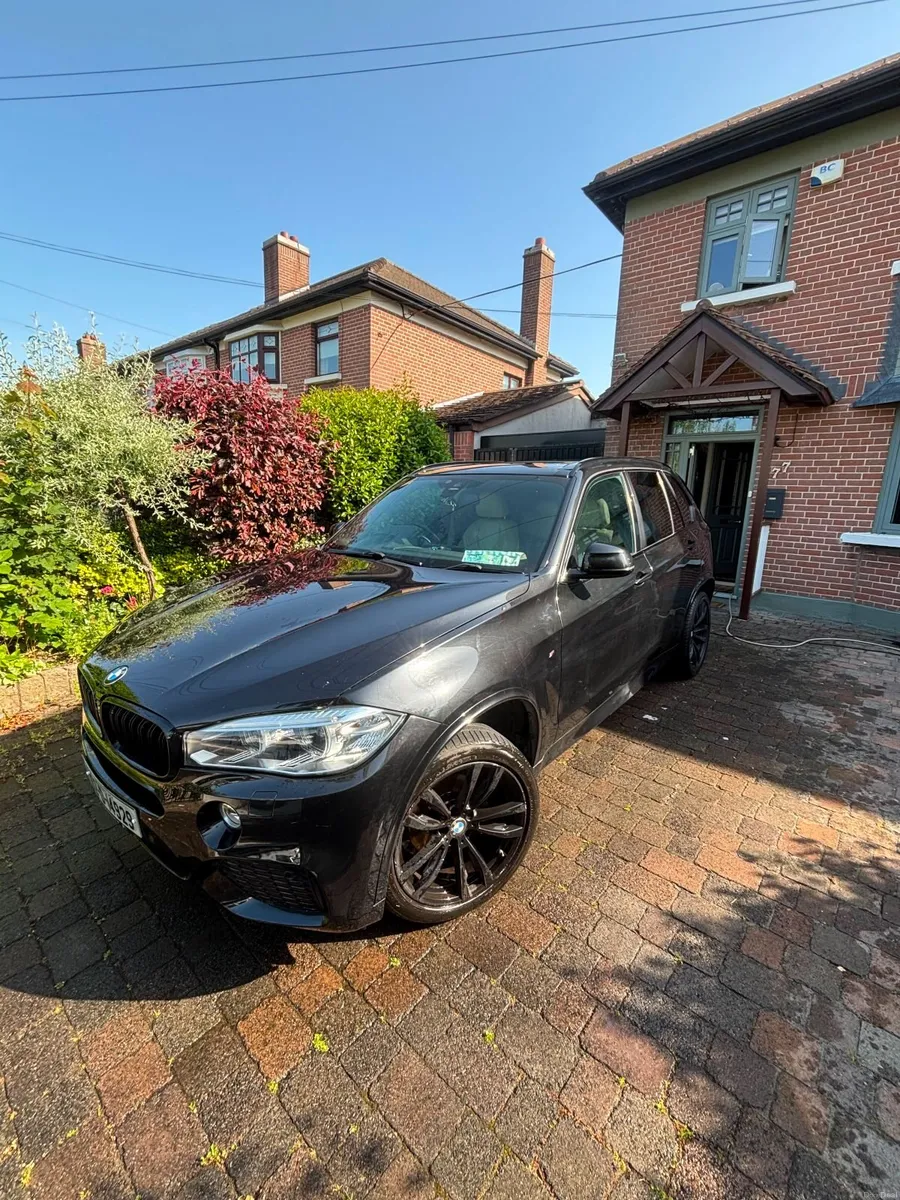 BMW X5 2015 - Image 2