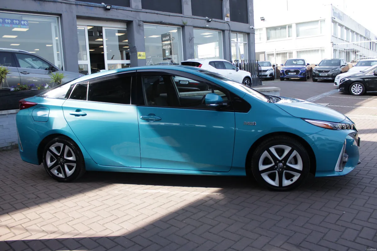 2020 TOYOTA PRIUS 1.8 PLUG-IN HYBRID 4DR SALOON - Image 3
