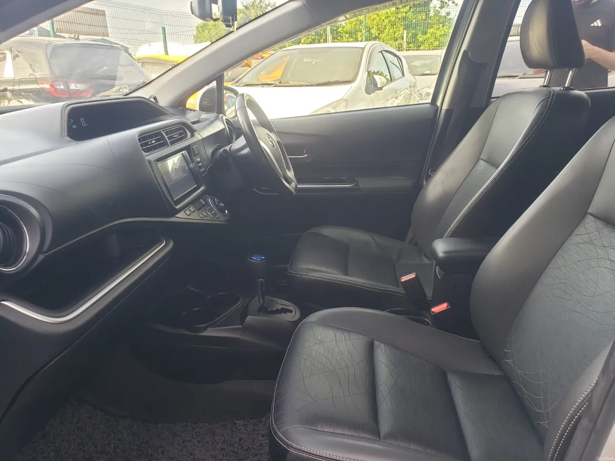 Toyota Aqua 2014 - Image 2
