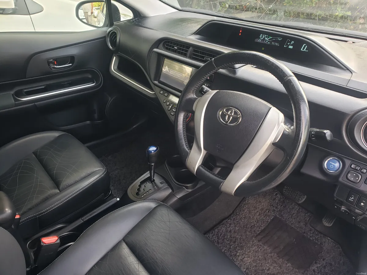 Toyota Aqua 2014 - Image 4