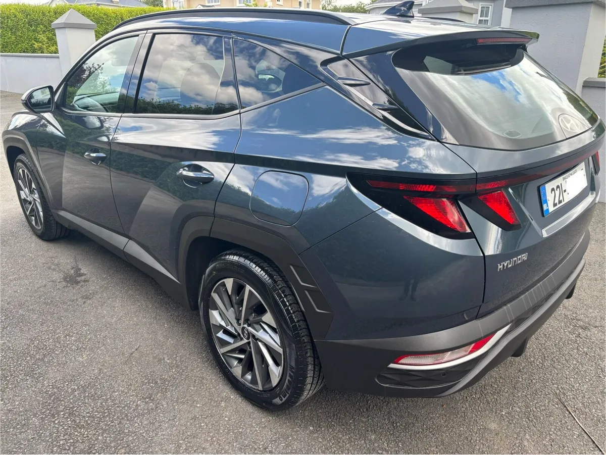 (221) Hyundai Tucson Executive 2022 - Image 3