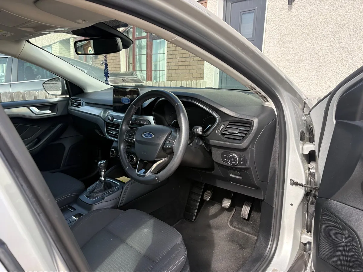 Ford Focus 2019 - Image 2